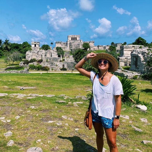 Meet your Posher, Sarah - Picture 1 of 1